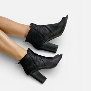 American Eagle Black Peep Open Toe Block Heel Ankle Booties Sz 9